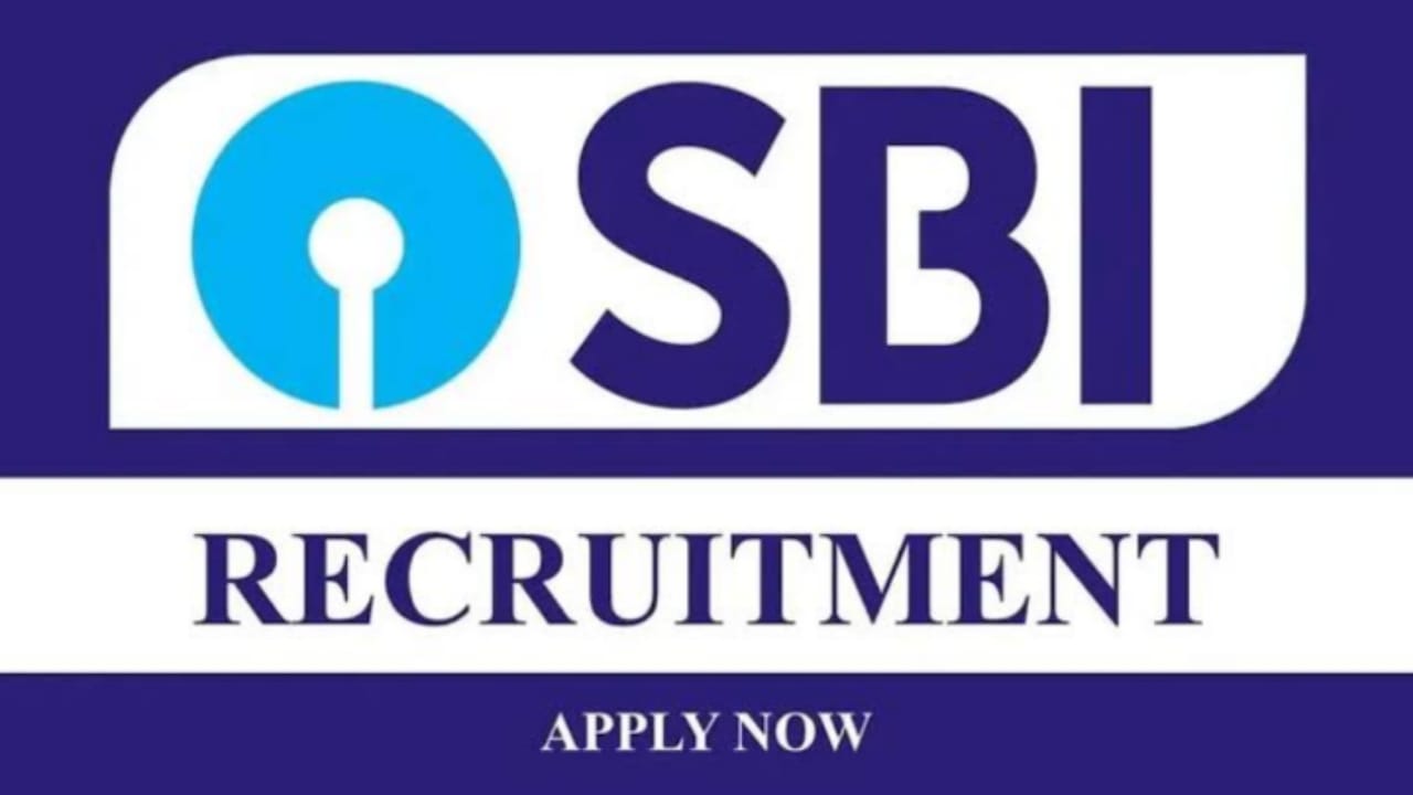 SBI भर्ती 2025 का बैनर जिसमें SBI का लोगो और 'RECRUITMENT APPLY NOW' लिखा हुआ है